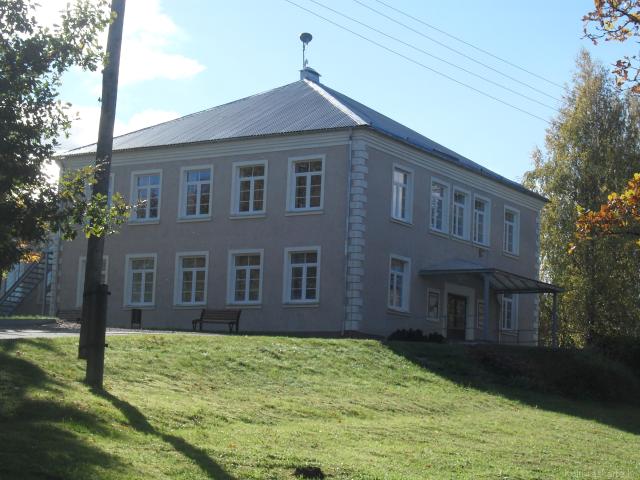 Kultūras nama ēka, kurā atrodas bibliotēka